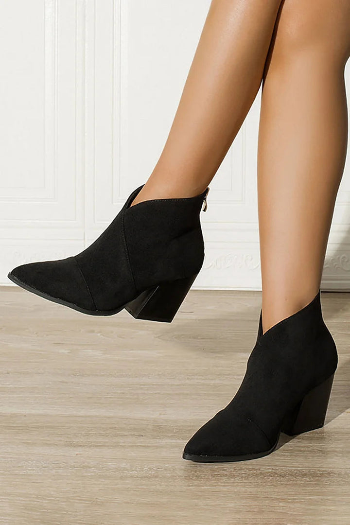 POINTED ANKLE BOOT WITH PREMIUM EFFECT