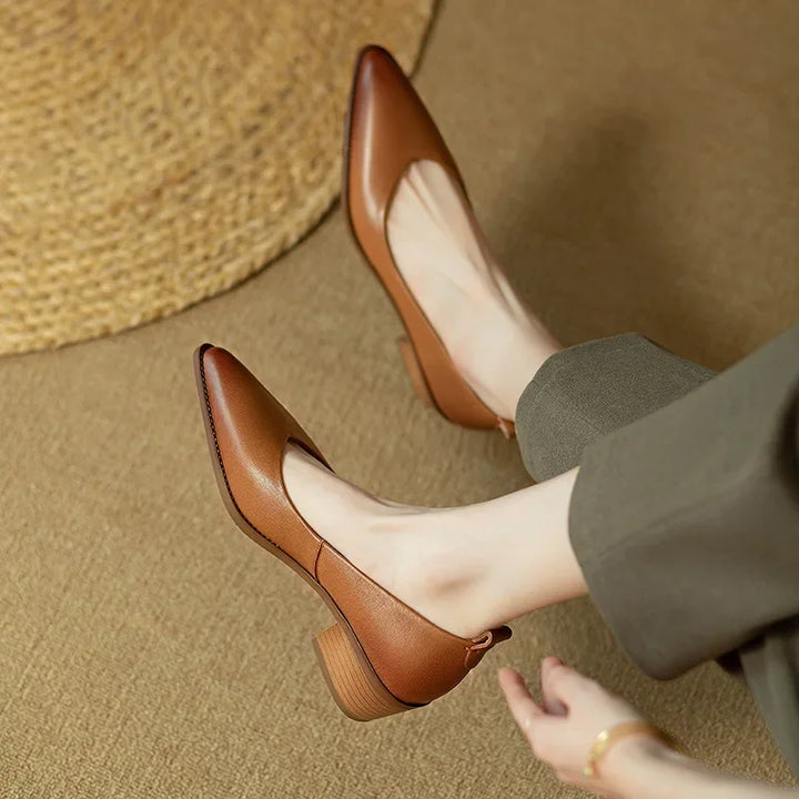 Helen Classic Pumps